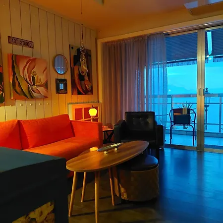 The B Art Living Апартамент Солун